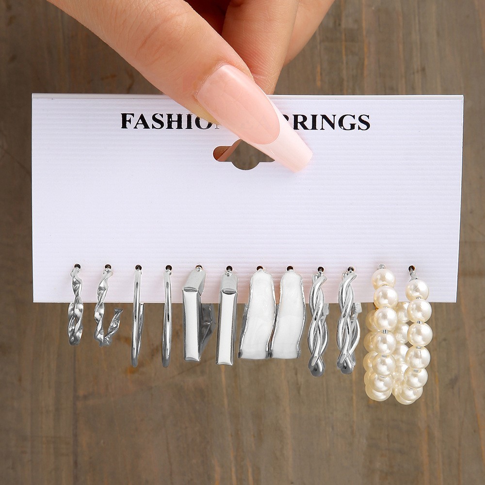 Classic Elegance with a Hint of Retro Womens Retro Pearls Earrings Set - Picture 18 of 21