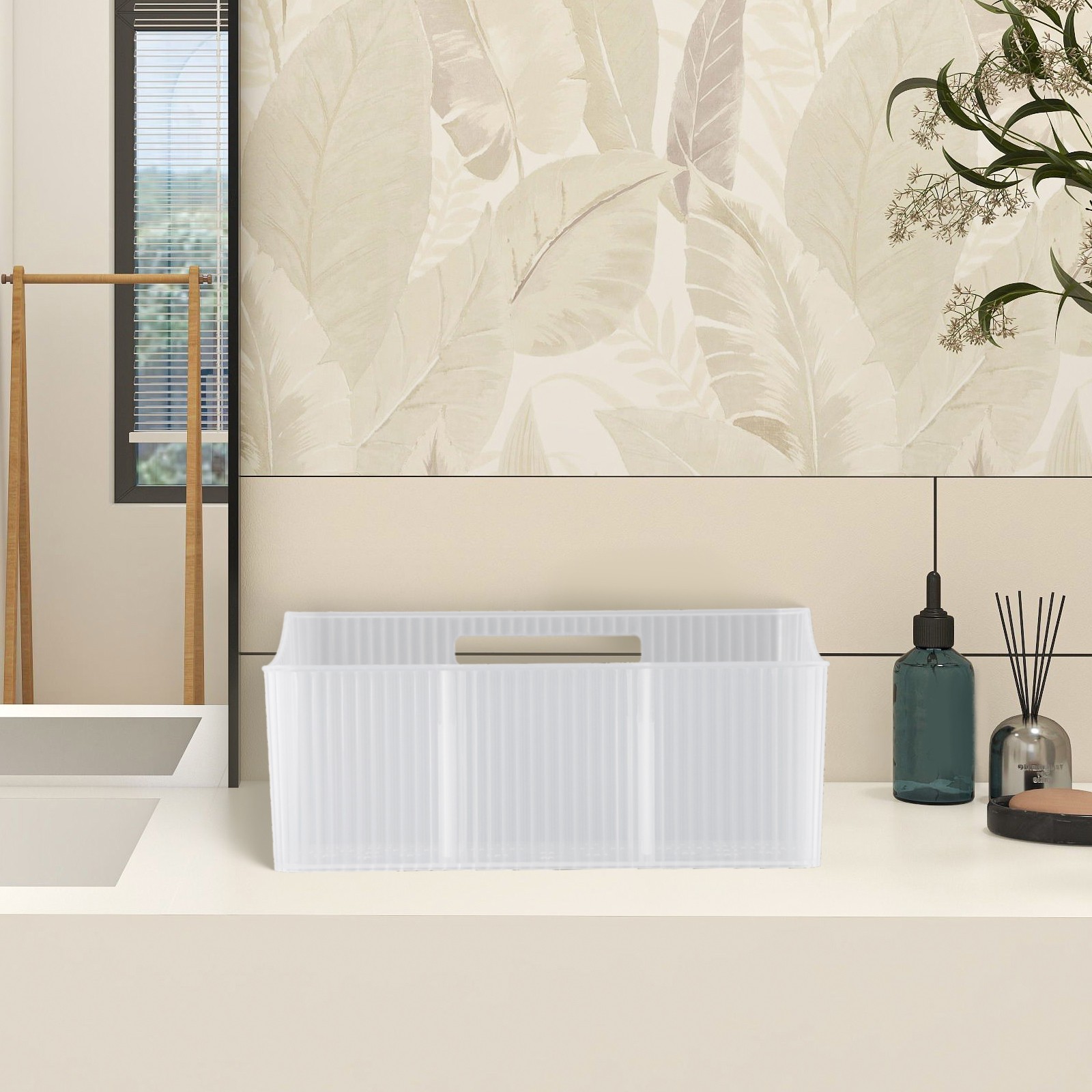 Store and Organize Your Essentials with this Practical Hanging Organizer - Bild 19 von 34