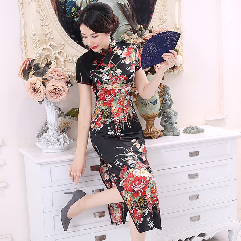 Stylish Traditional Cheongsam Dress with Short Sleeves and Floral Pattern - Picture 13 of 19