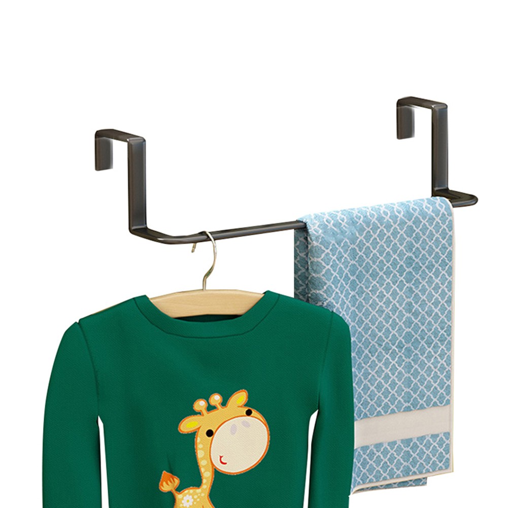 Porte-serviettes et remise vêtements design fonctionnel utilisation pratique à la mai
