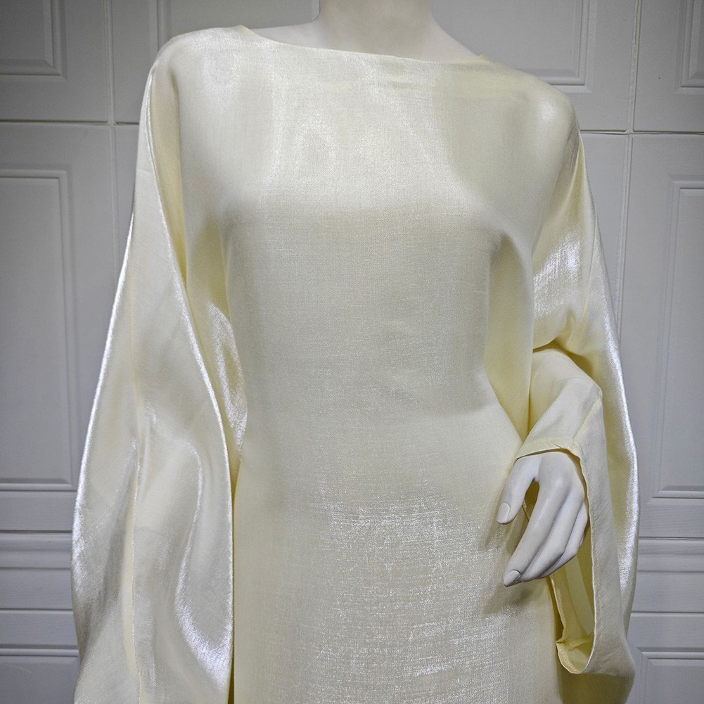 Robe longue femme élégante en tissu soyeux idéale pour les vendre vêtements de tous