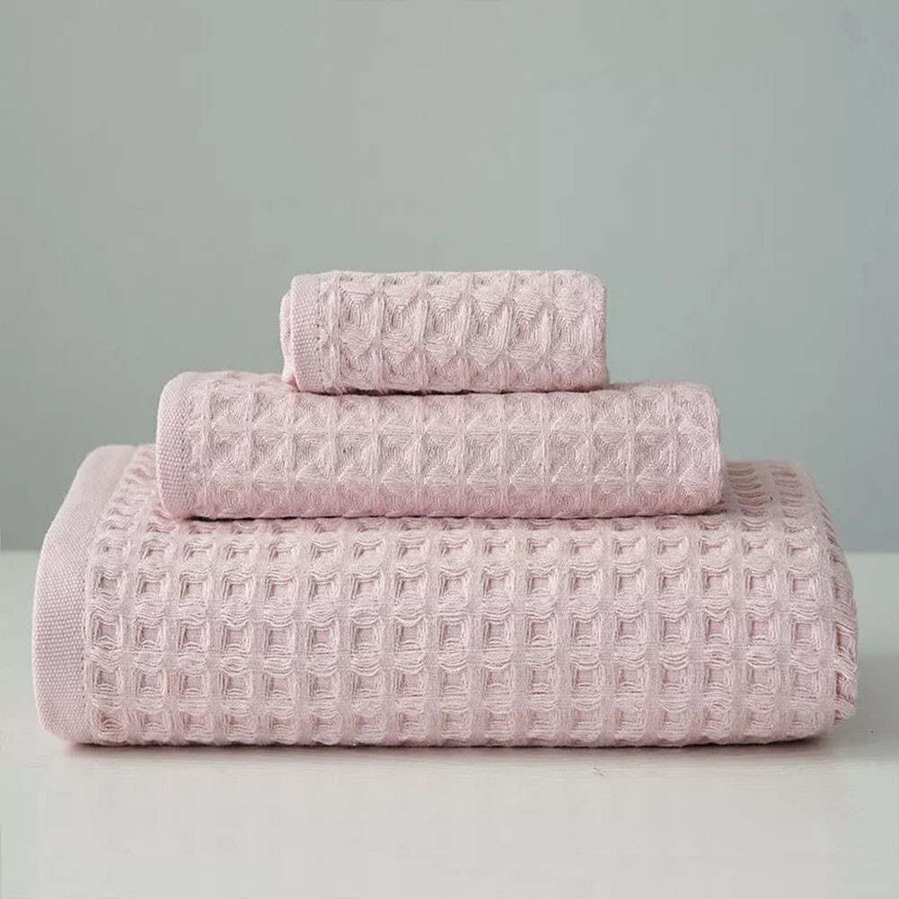 Juego de tres toallas de baño con diseño de gofre hechas de algodón suave y ligero - Imagen 16 de 38