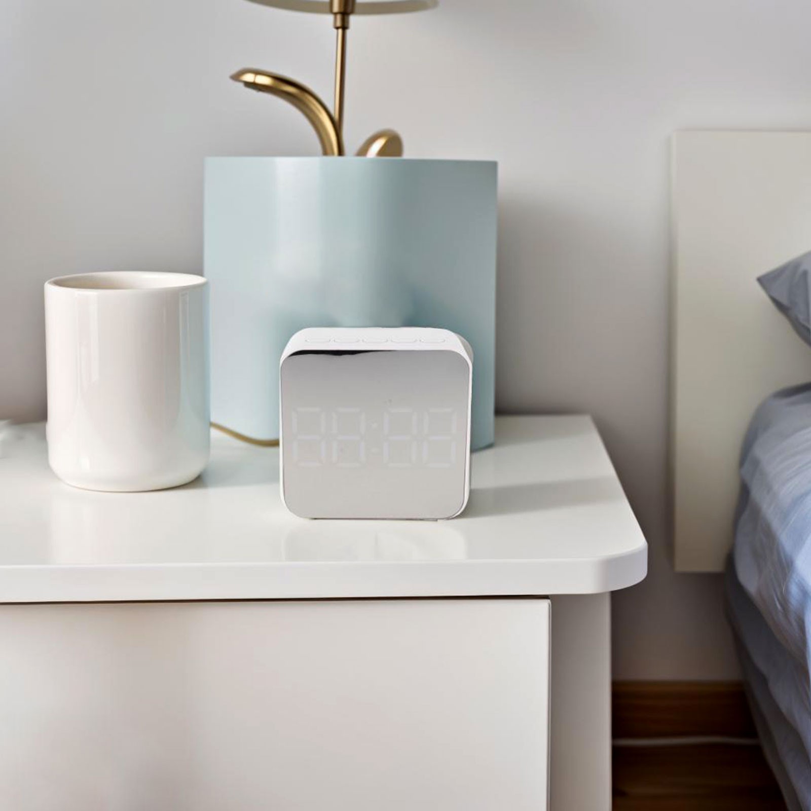 Voice Control LED Alarm Clock Multi Functionality Adjustable Brightness