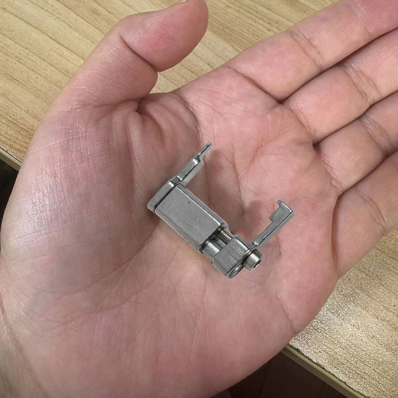 Intonation Adjuster Tool for Various Guitar Types with Tremolo Systems