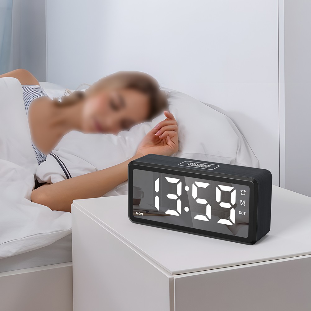 Sleek Compact Digital Alarm Clock Offering 5 Level Brightness Adjustment