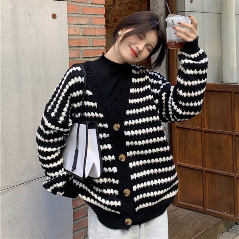 Pull tricoté élégant pour soldes femme au design élégant à rayures parfait pour l