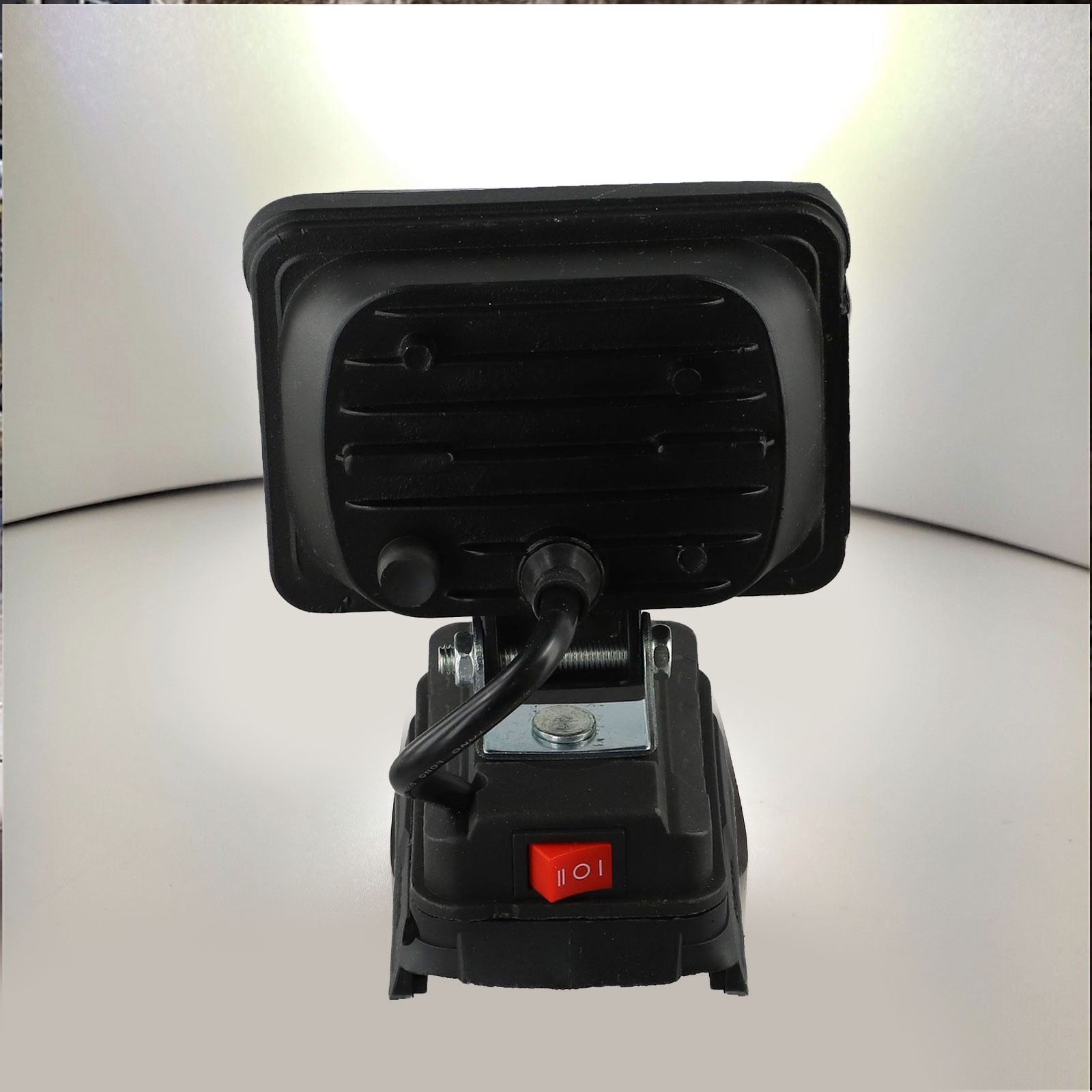 Effiziente Akku LED Arbeitsleuchte kompatibel mit für Bosch 18V Akkus - Bild 16 von 36