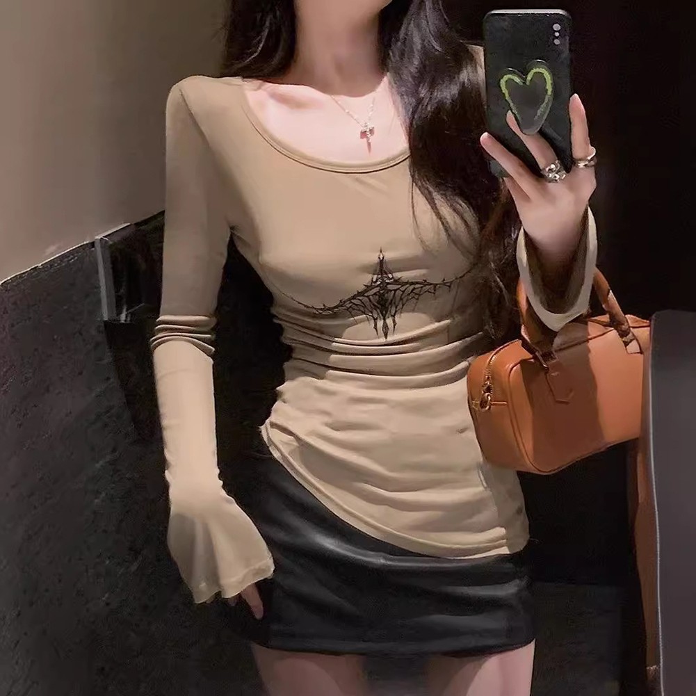 Sleek Womens Spring Style Bell Sleeves & Irregular Fit in Elegant Graphic Top - Picture 16 of 48