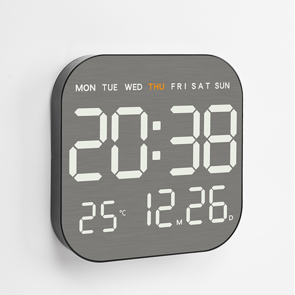 Aesthetic Wall Clock Combining Functionality and Stylish Design Elements
