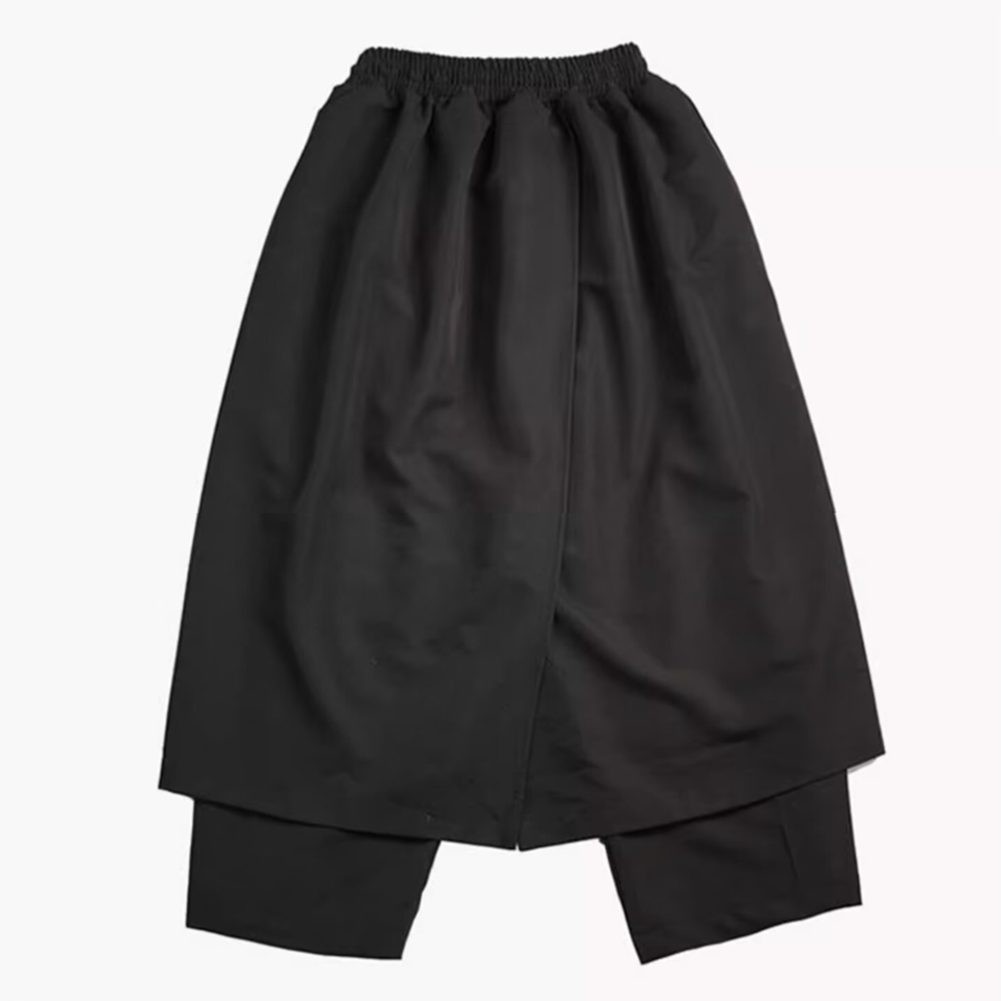 Moderne Herrenhose mit weitem Bein in klassischem Schwarz für den Alltag - Bild 16 von 72