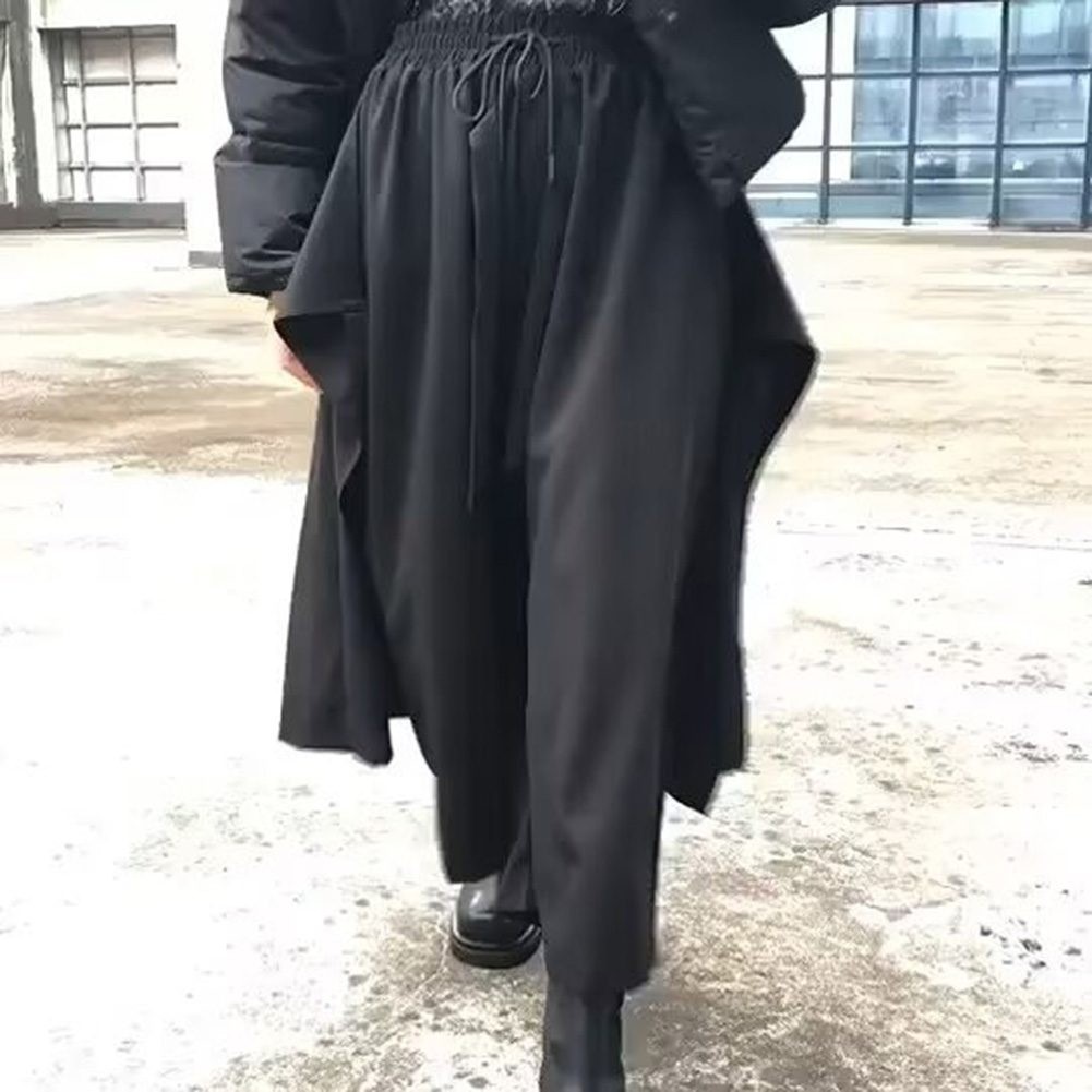 Moderne Herrenhose mit weitem Bein in klassischem Schwarz für den Alltag - Bild 19 von 72