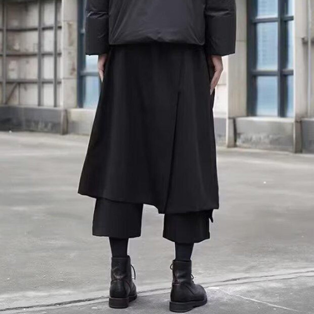 Moderne Herrenhose mit weitem Bein in klassischem Schwarz für den Alltag - Bild 36 von 72