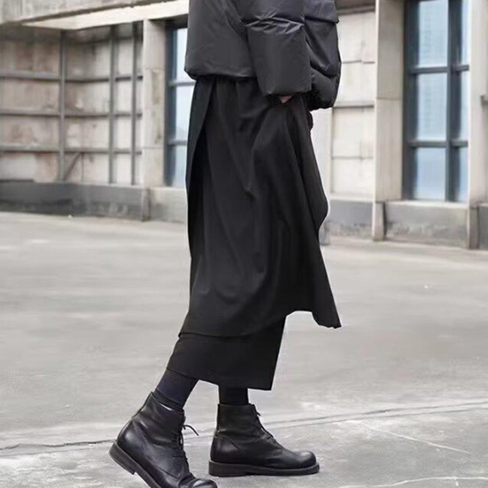 Moderne Herrenhose mit weitem Bein in klassischem Schwarz für den Alltag - Bild 32 von 72