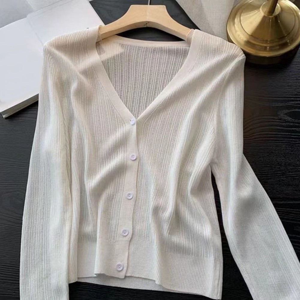 Leichtes Strick T-Shirt mit V-Ausschnitt für Damen in Unifarben für den Sommer - Bild 13 von 23