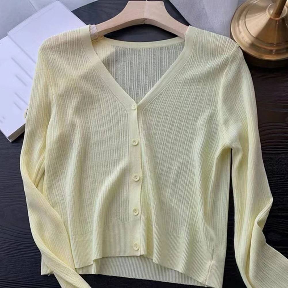 Leichtes Strick T-Shirt mit V-Ausschnitt für Damen in Unifarben für den Sommer - Bild 16 von 23