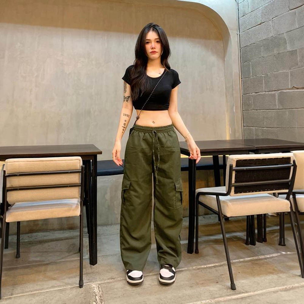 Pantalone cargo donna casual vita alta con gamba dritta e tasche laterali - Foto 14 di 16