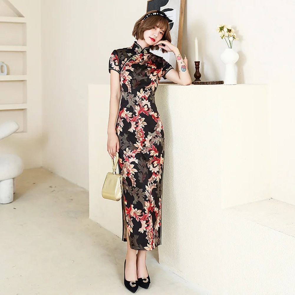 Robe longue Cheongsam à motifs floraux éblouissante tendance élégante look soie pour