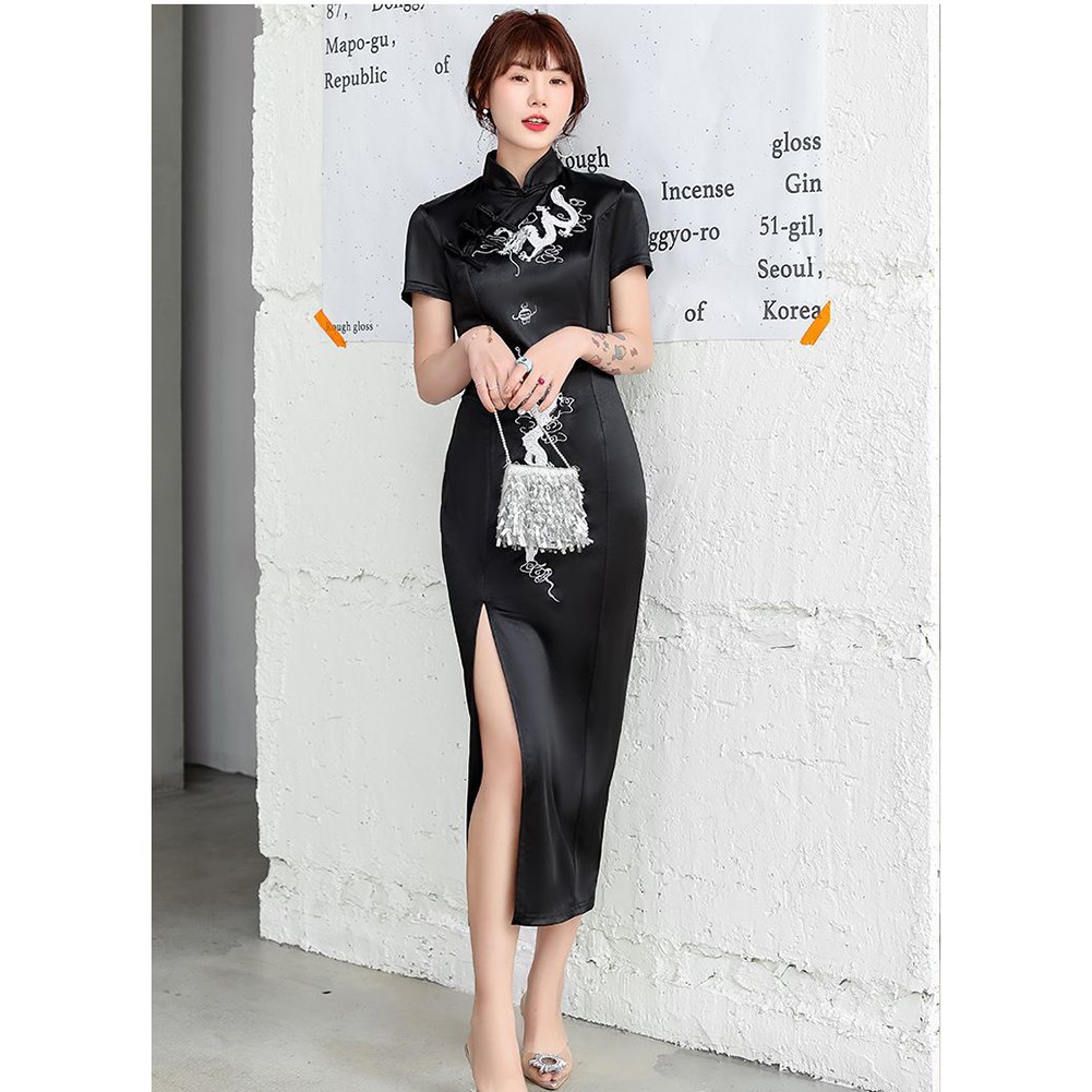 Aesthetic Vintage Qipao Featuring Stunning Embroidered Dragon Patterns - Picture 16 of 37