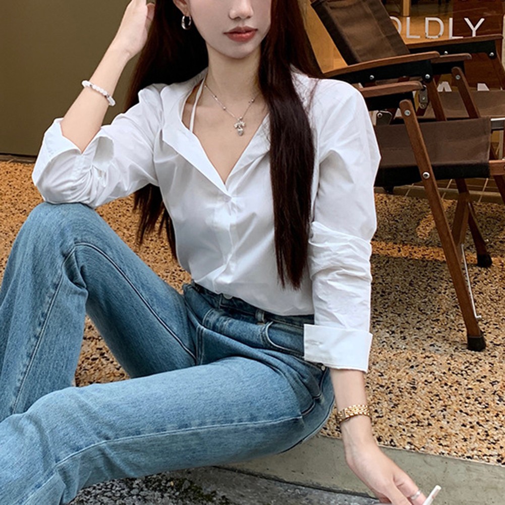 Elegantes weißes Langarmshirt für Damen mit Relaxed Fit und V-Ausschnitt - Bild 16 von 28