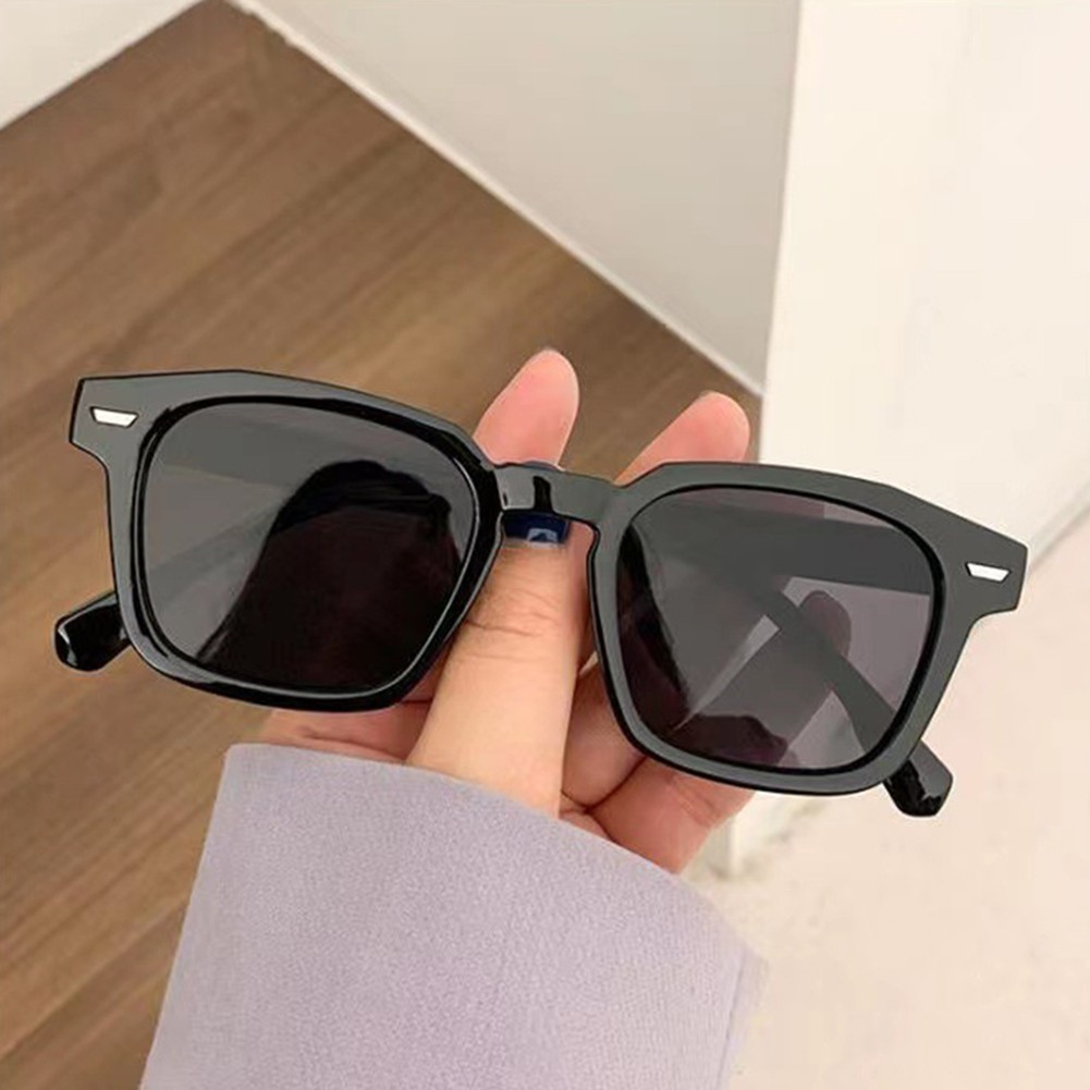 Elegant Women's Eyeglass Frames Stylish Design with Protective Features