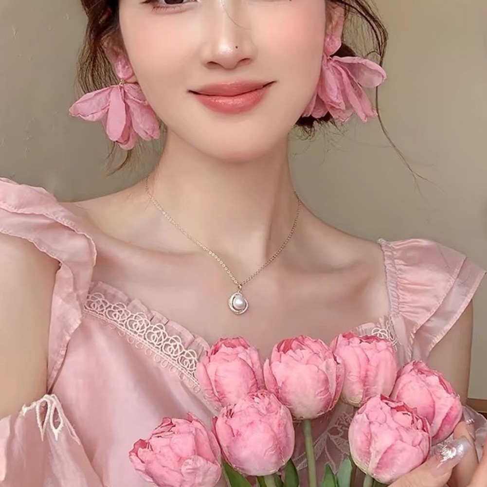 S925 Alloy Womens Earrings vendre Featuring Unique Love Flower Embellishment