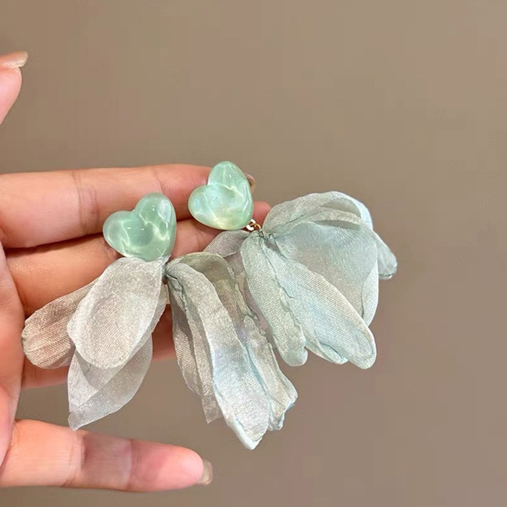 S925 économies Alloy Womens Earrings Featuring Unique Love Flower Embellishment