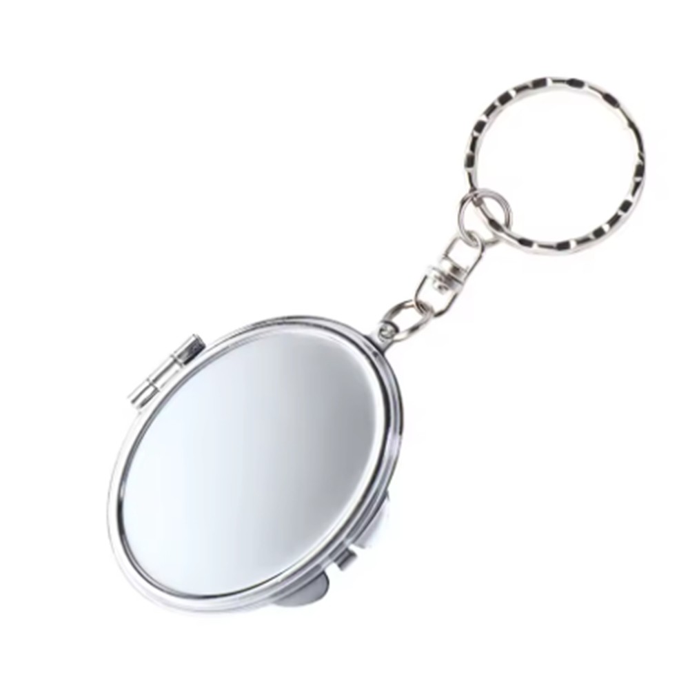 Aesthetic Metal Heart Shaped Keychain Designed to Brighten Up Your Style - Picture 15 of 16