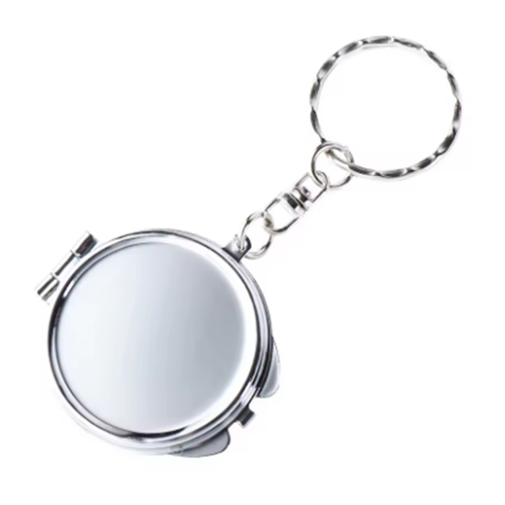 Aesthetic Metal Heart Shaped Keychain Designed to Brighten Up Your Style - Picture 14 of 16