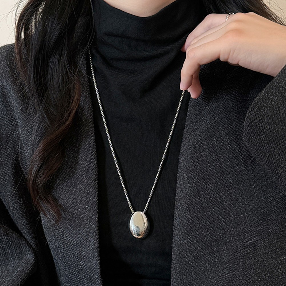 2024 New Women's Metal Oval Pendant Necklace with Elegant Chain Design