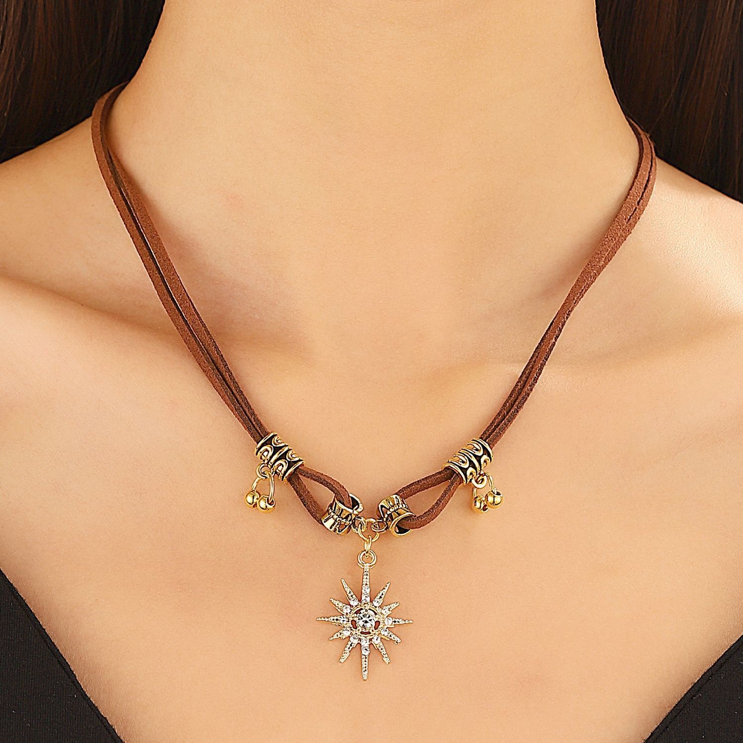 Unique Textured Chain Necklace Featuring Detachable Decorative Elements - Picture 24 of 47