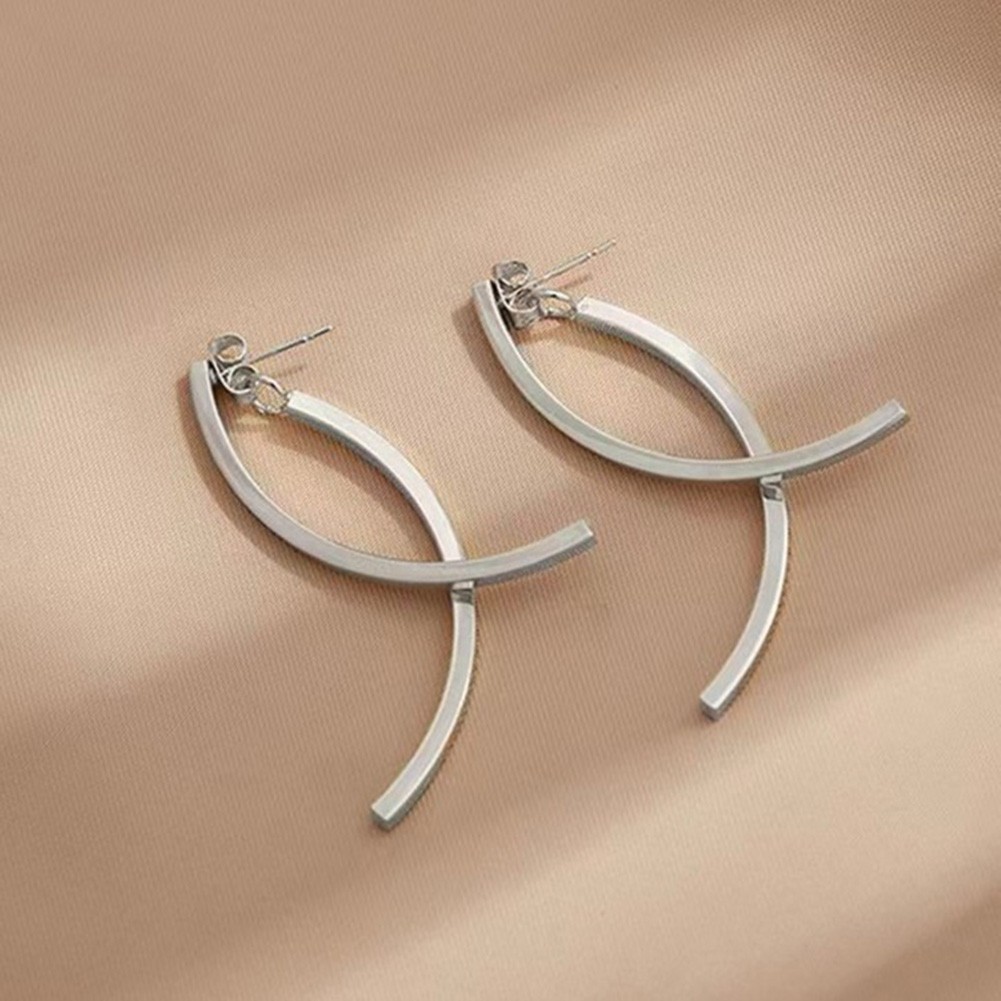 Élégantes boucles d'oreilles gland vagues géométriques dorées et argentées - Picture 14 of 14