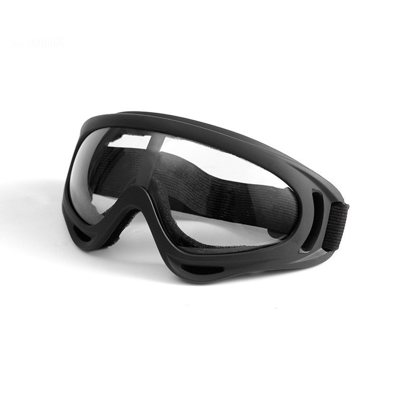 Sunglasses Featuring Sandproof Technology for Clear Visibility Outdoors - Picture 4 of 8
