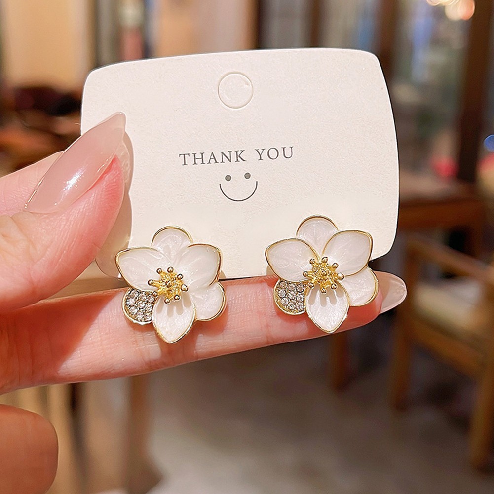 Beautiful Flower Stud Earrings with Artificial Diamonds for Modern Women