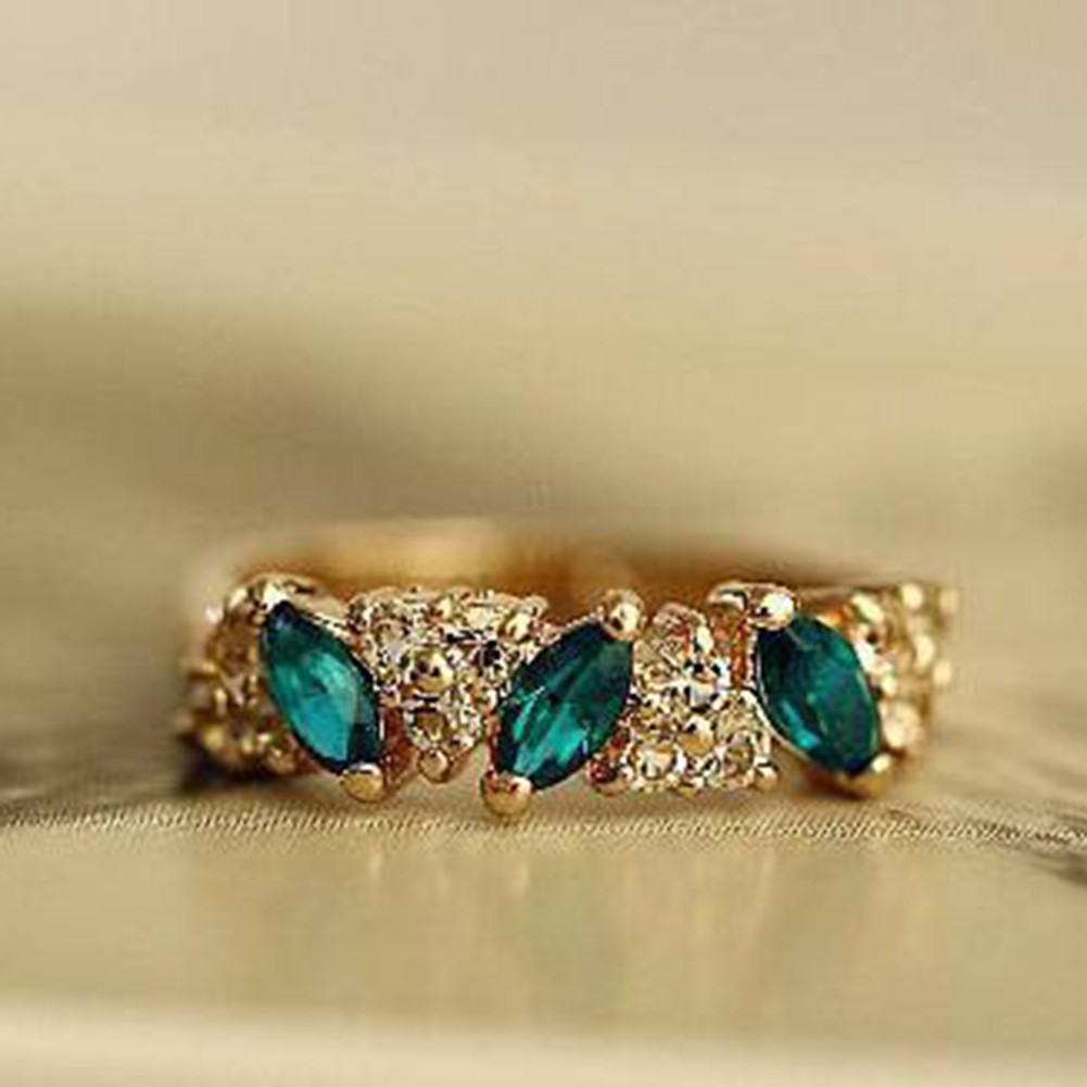 Emerald Flash Rhinestone Ring for Men and Women Elegant Party Accessory
