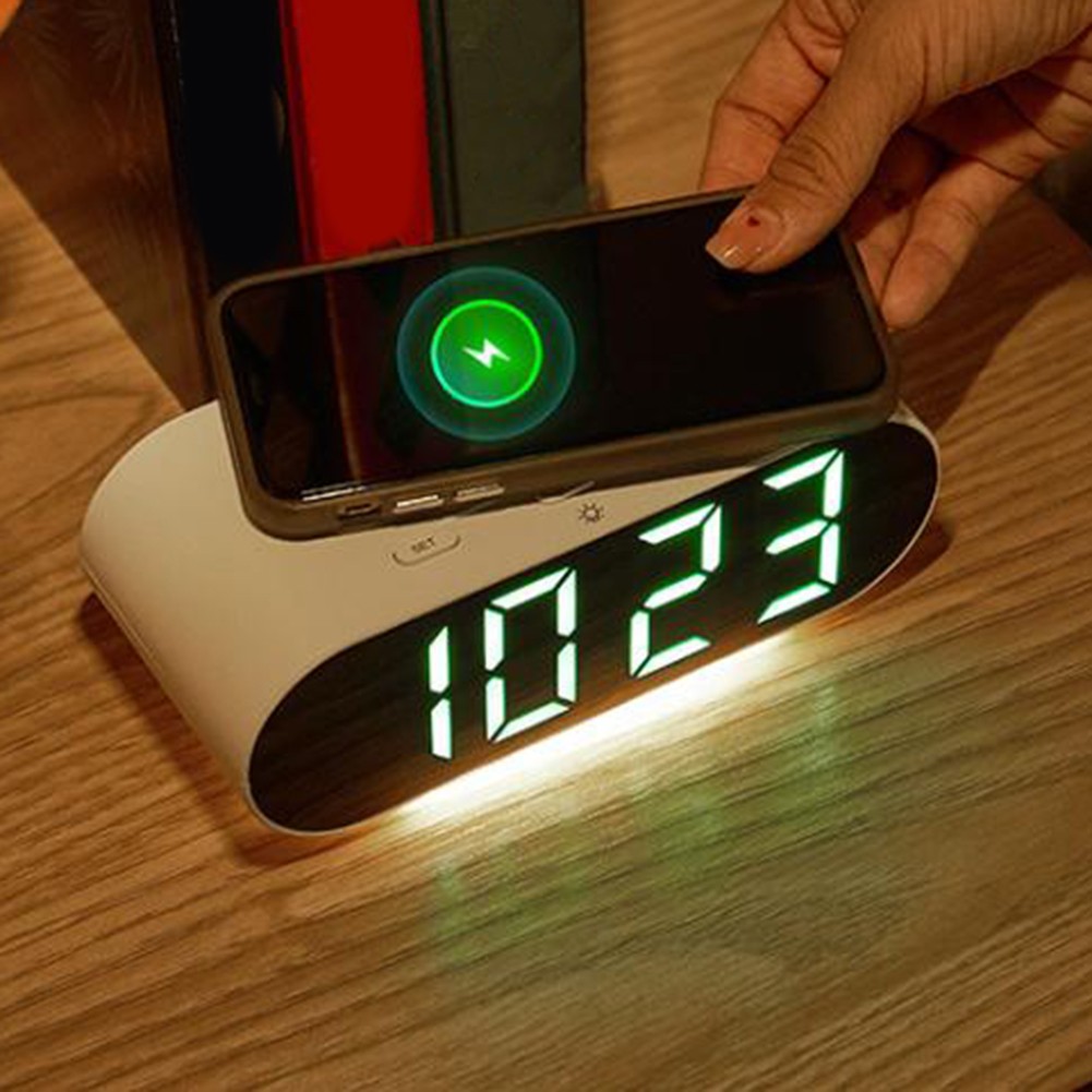 Horloge multifonctionnelle moderne avec charge sans fil et aspect offres élégant