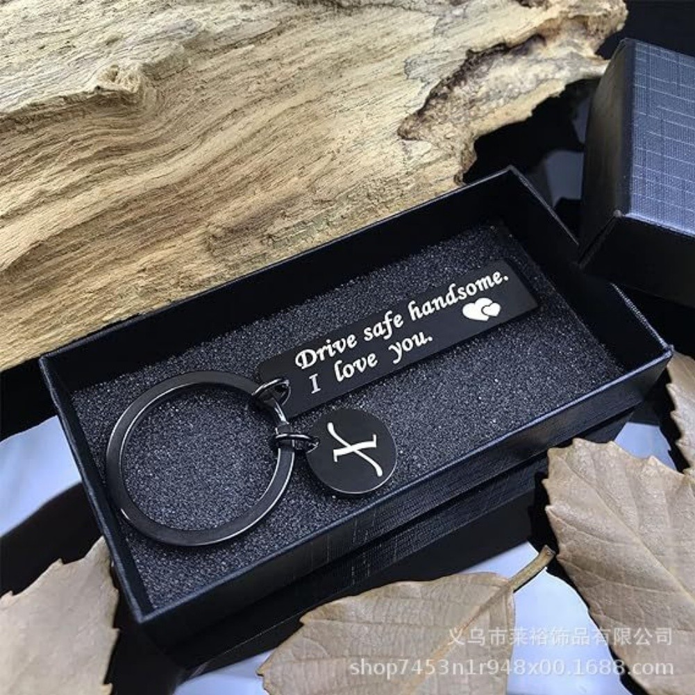 26 Letter Keychain in Stainless Steel A Unique Accessory for Personal Use - Picture 13 of 13