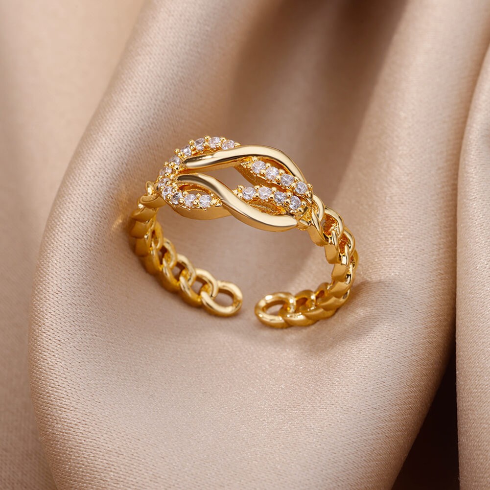 Advanced Titanium 18K Gold Ring with Diamond for Weddings and Banquets