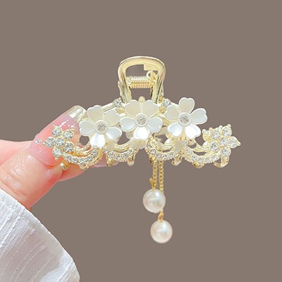 Matte Grey Velvet Booth Elegant Hair Accessories Three Dimensional Design - Bild 15 von 31