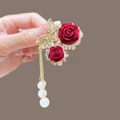 Matte Grey Velvet Booth Elegant Hair Accessories Three Dimensional Design - Bild 22 von 31