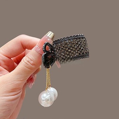 Matte Grey Velvet Booth Elegant Hair Accessories Three Dimensional Design - Bild 29 von 31