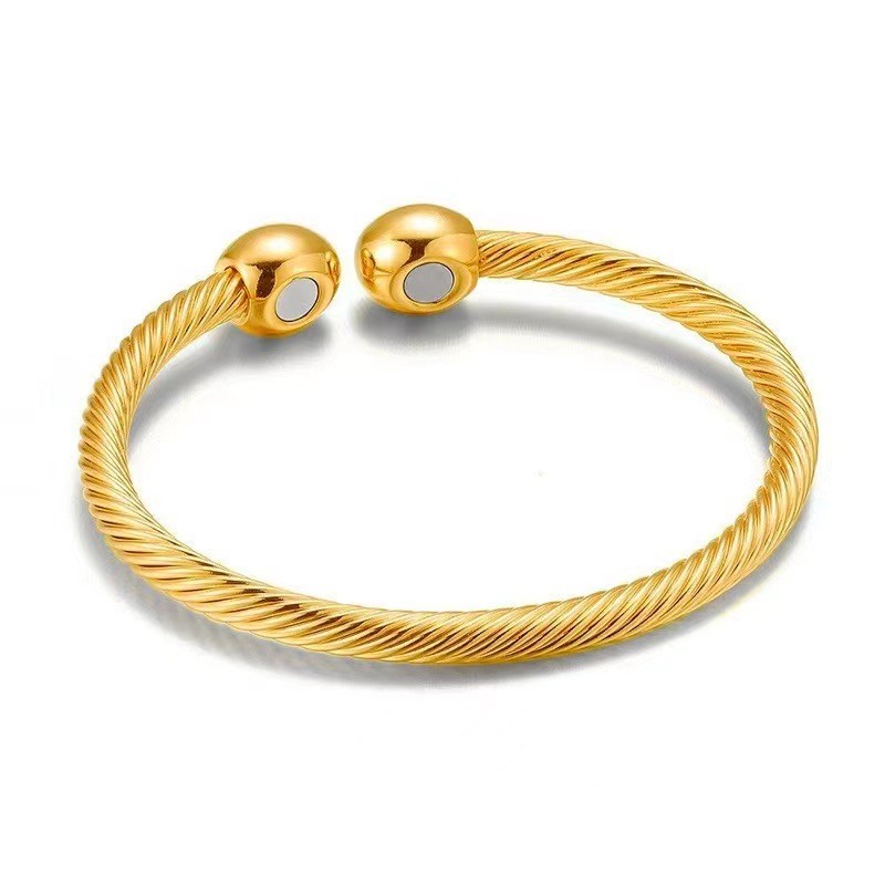 Stylish Magnetic Bracelet in 3 Colors with Adjustable Design for Fashion