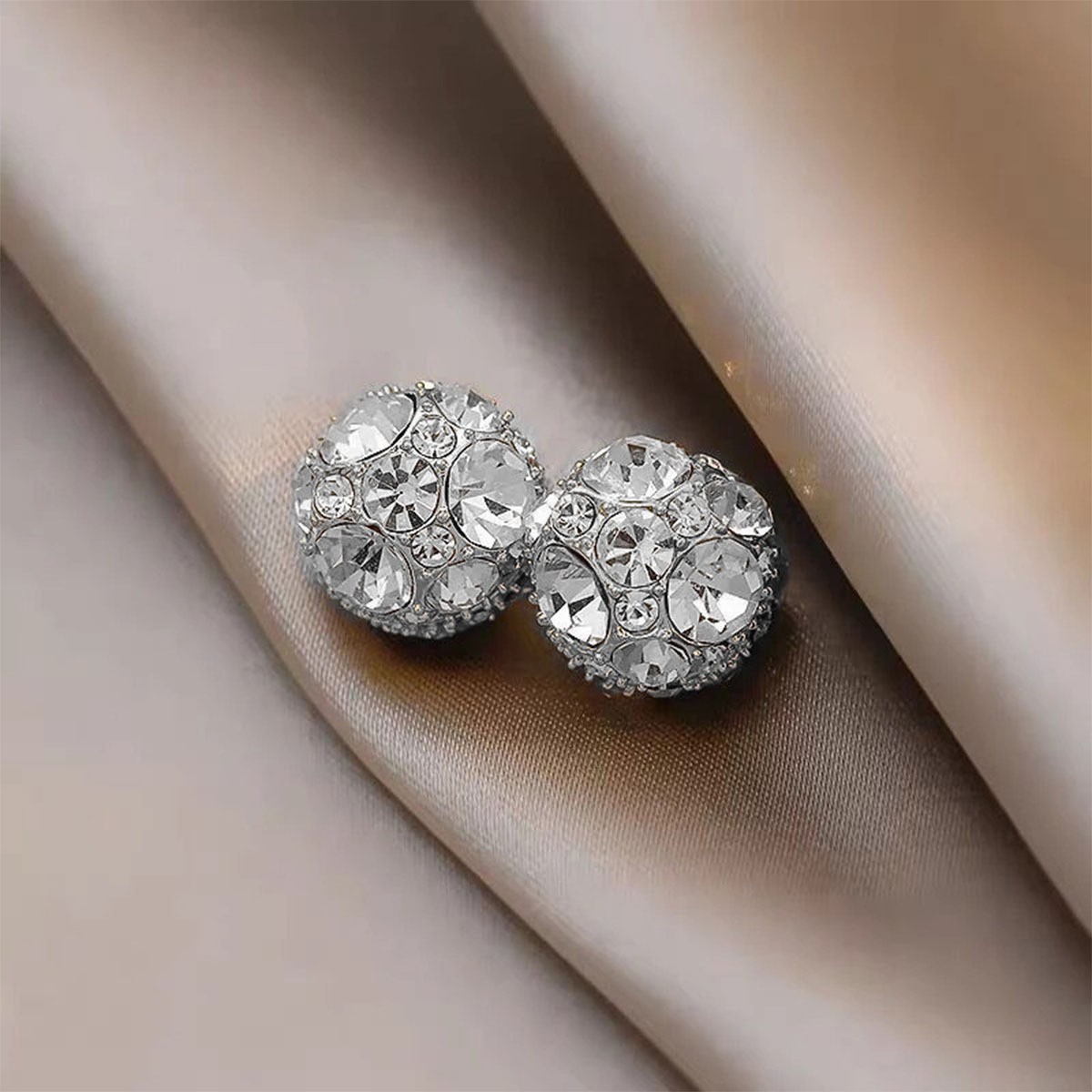 Lightweight Magnetic Pearl Ear Clips for Sensitive Ears Comfortable Wear - Picture 22 of 23