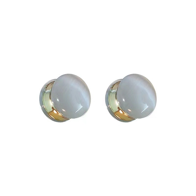 Lightweight Magnetic Pearl Ear Clips for Sensitive Ears Comfortable Wear - Picture 16 of 23