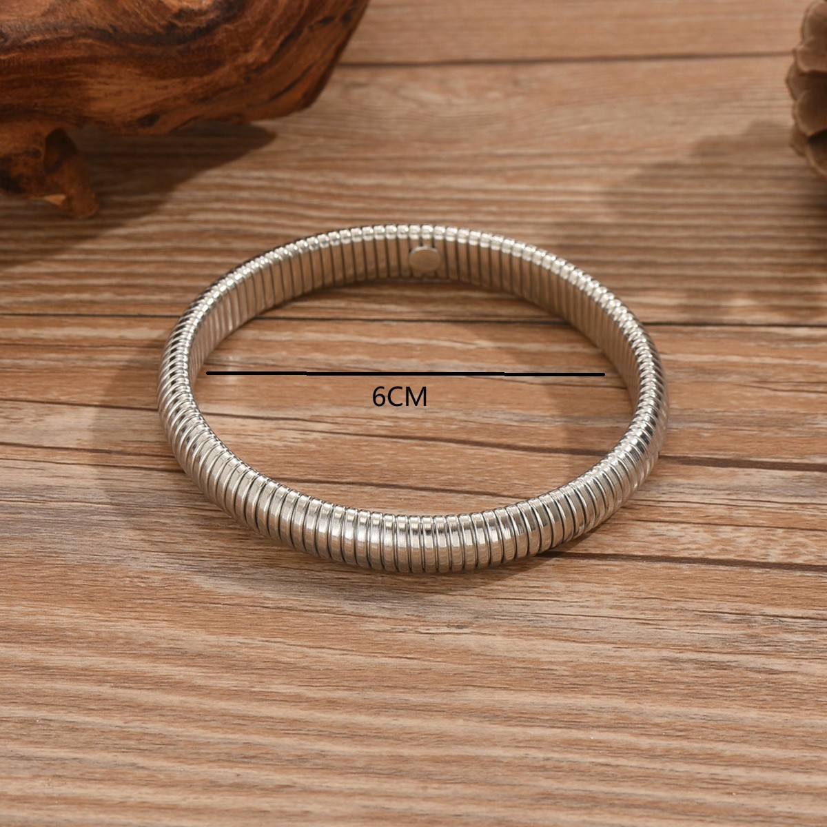 Affordable Snake Chain Bracelet with Shiny Finish for Trendy Accessories