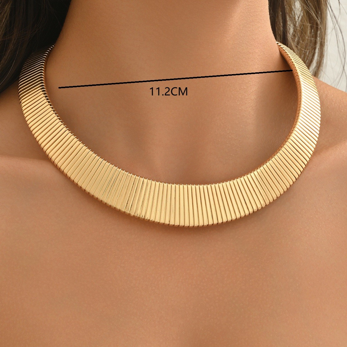 Sophisticated Striped Collar Necklace with Lightweight Comfort for All Day Wear - Picture 13 of 14