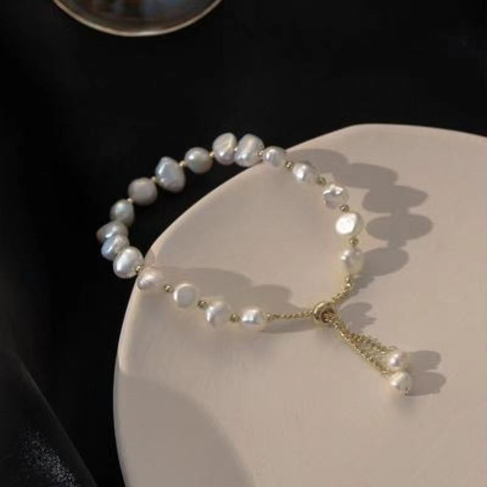 Stylish Imitation Pearl Bracelet with For Comfortable Adjustable Design
