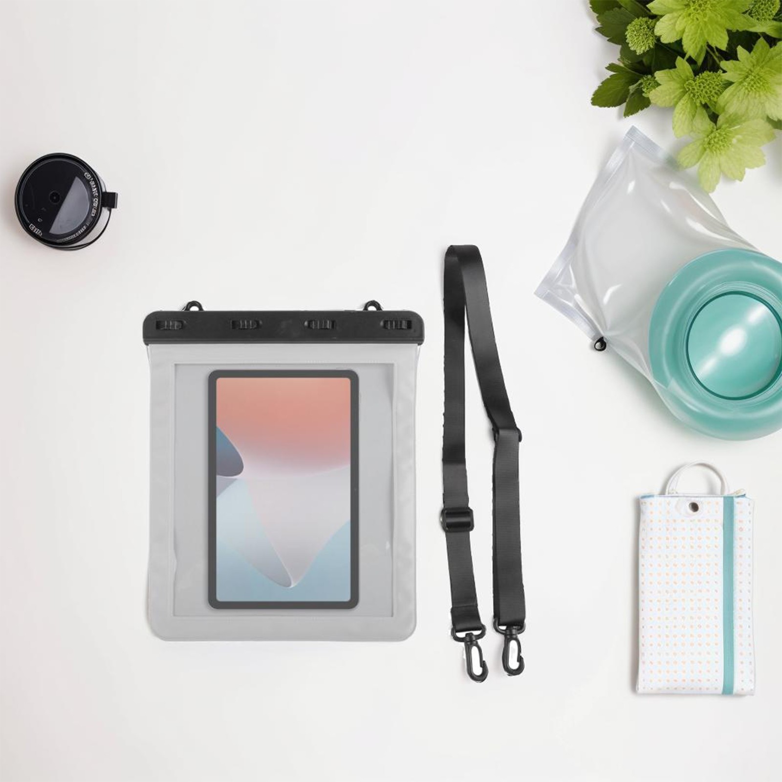 Waterproof PVC Tablet Bag for Beach and Pool Activities Test Before Use - Bild 15 von 28