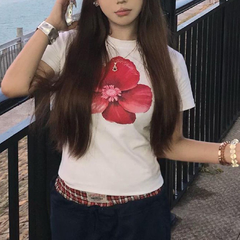 Lightweight White Slim Fit T Shirt for Women Perfect for Summer Outfits - Picture 15 of 32