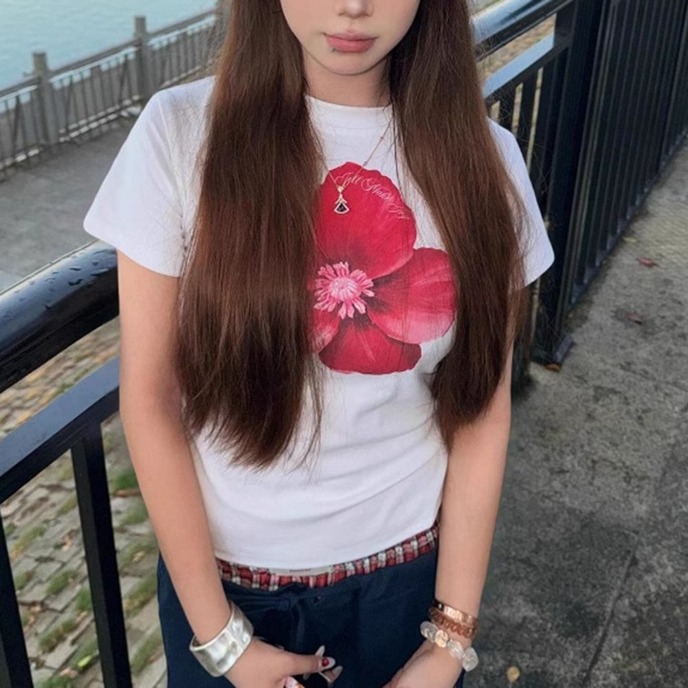 Lightweight White Slim Fit T Shirt for Women Perfect for Summer Outfits - Picture 16 of 32