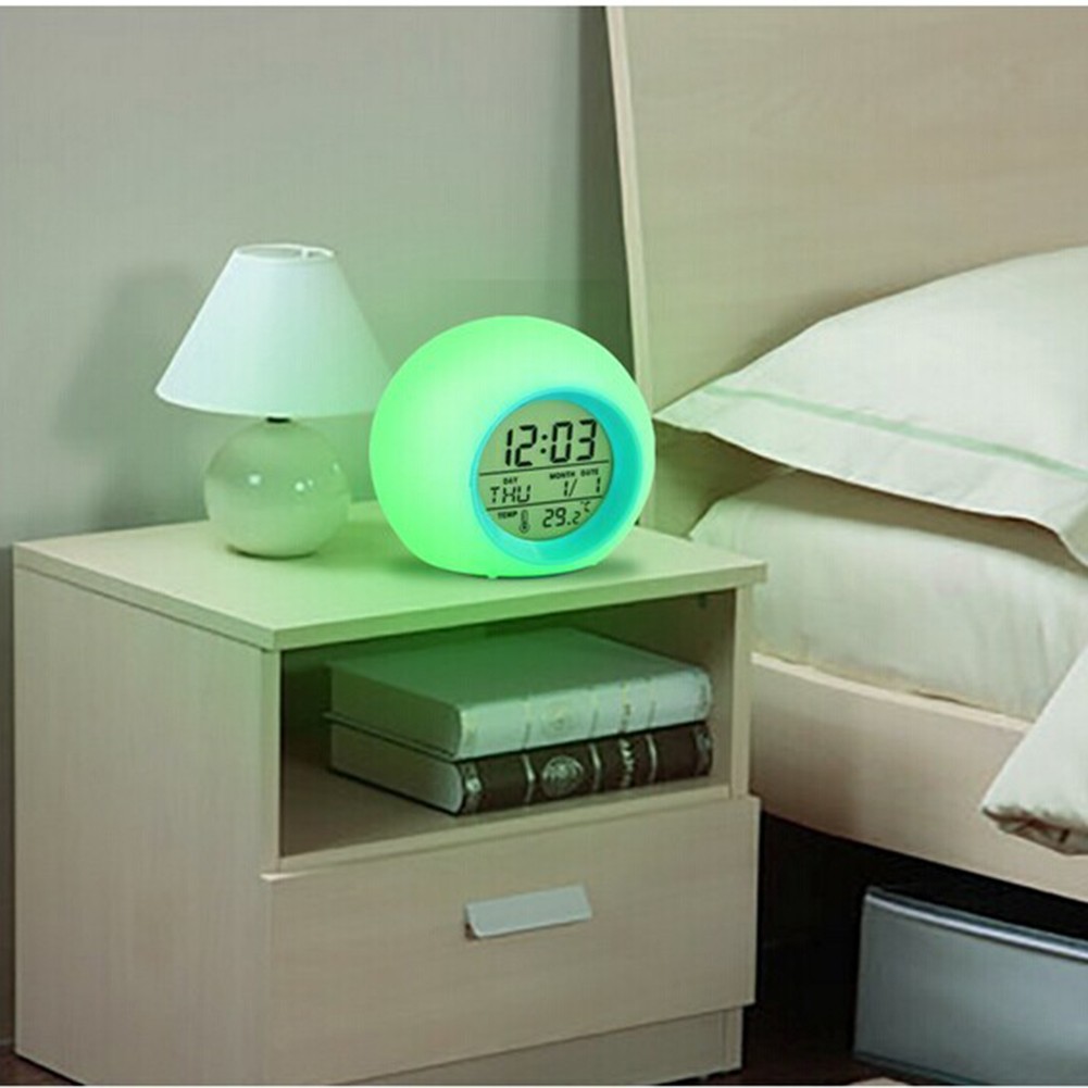 Reloj Despertador LED para Niños con Luz Nocturna de 7 Colores y Funcionamiento a Batería - Imagen 24 de 29
